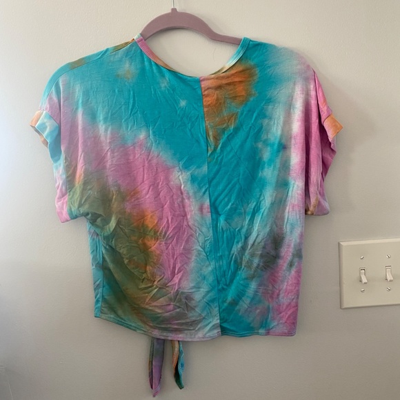 Fashion nova tie-dye tie front top - Picture 2 of 3